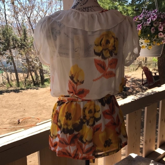 🌻 NWT A Diva blouse. Size medium - Picture 2 of 5